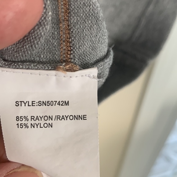 Grey v-neck striped long sleeved sweater - Picture 5 of 5